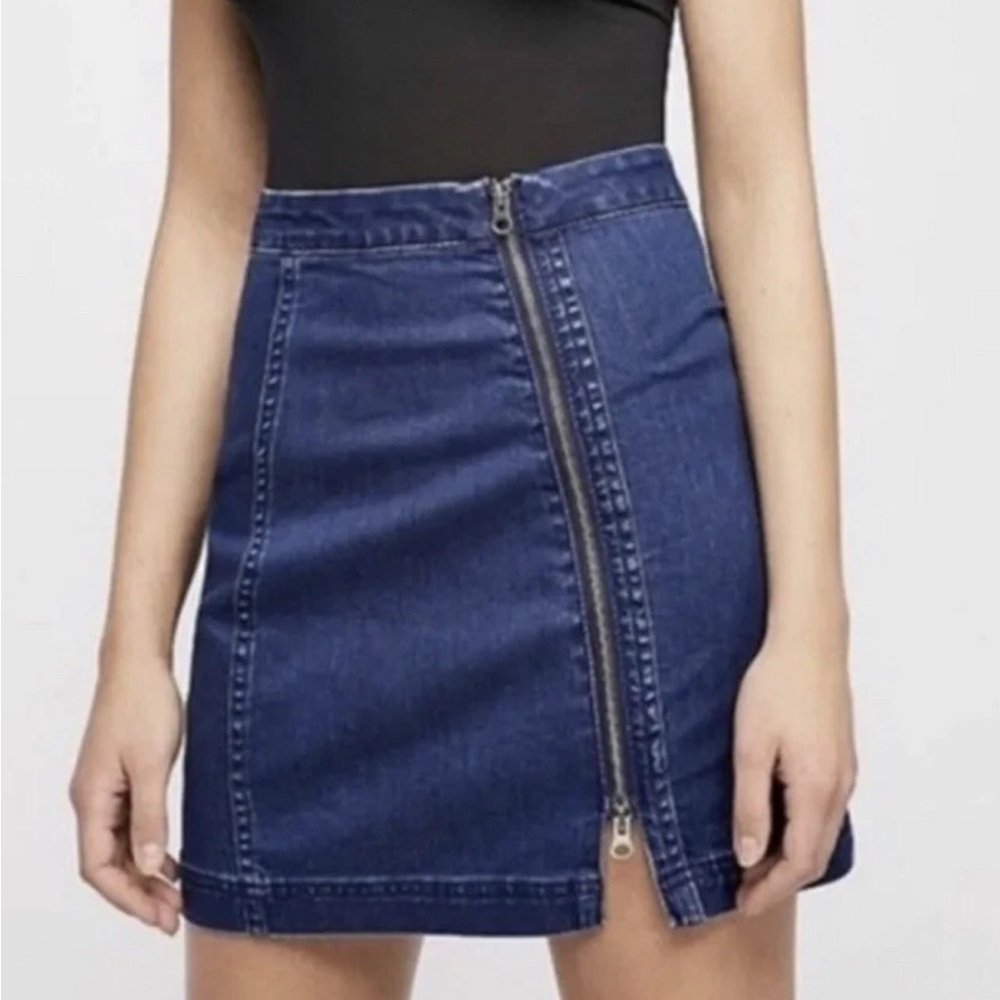 LAST CHANCE! Free People This Way or That Dark Wash Denim Mini Skirt sz 4